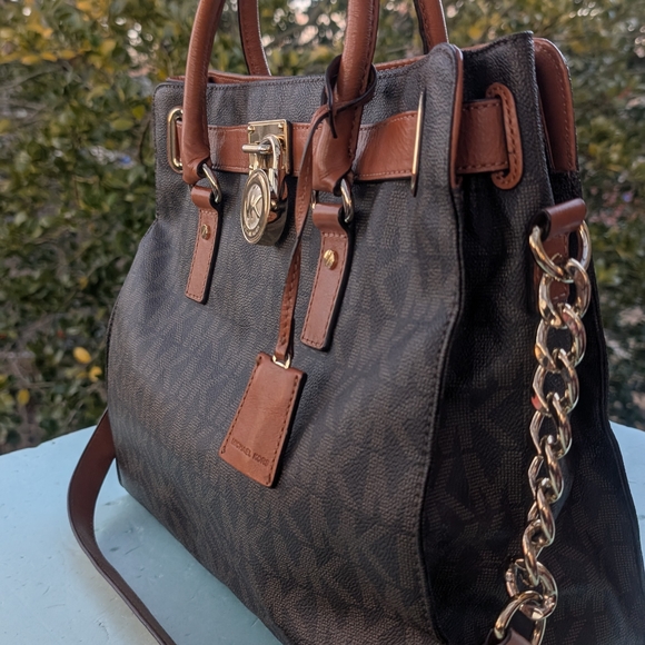 Michael Kors Brown and Tan Shoulder Bag - Picture 15 of 17